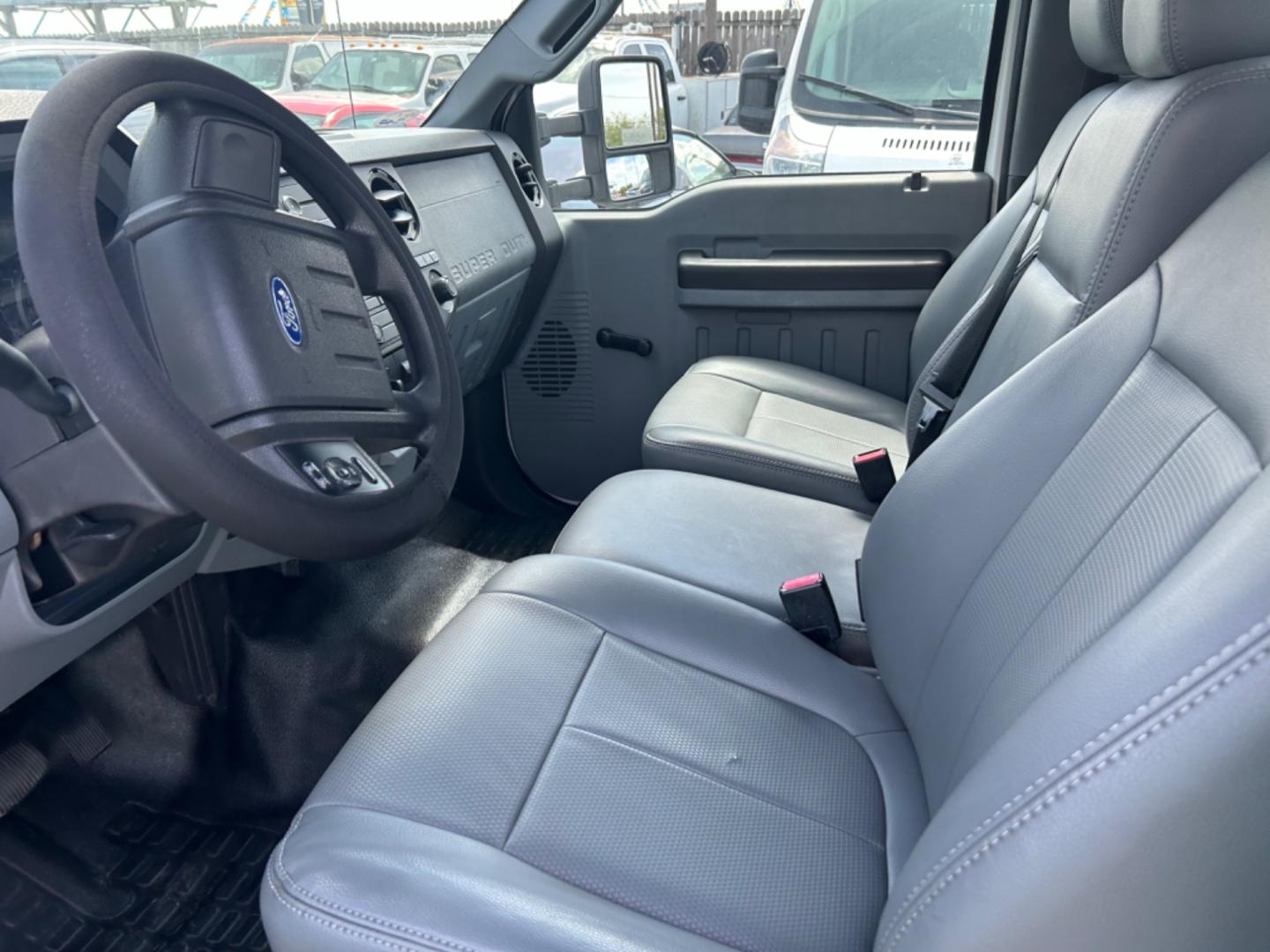 2012 White /Grey Ford F-350 SD (1FDRF3GT5CE) with an 6.7L V8 F OHV 32V DIESEL engine, located at 1687 Business 35 S, New Braunfels, TX, 78130, (830) 625-7159, 29.655487, -98.051491 - Photo#11